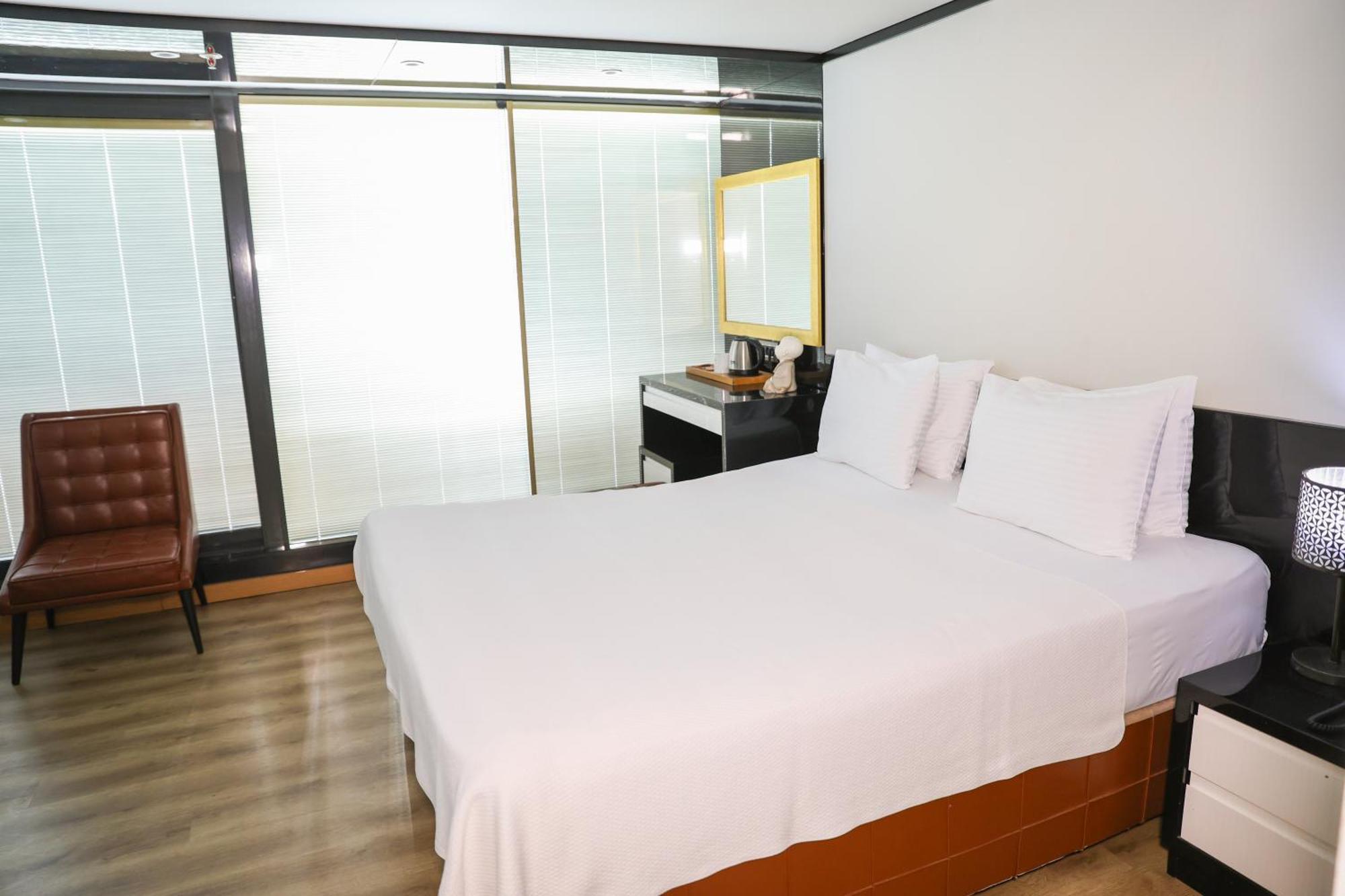 The Hera Platinum Hotel Истанбул Екстериор снимка