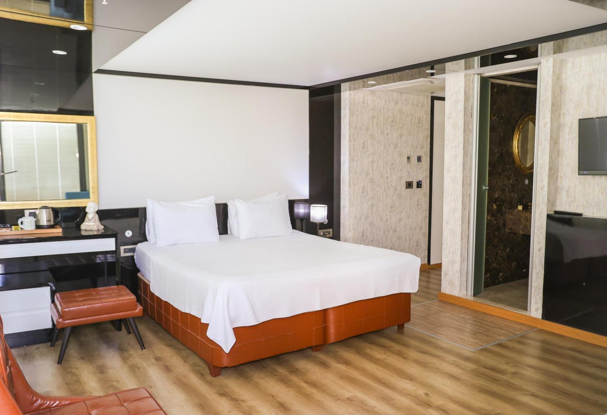 The Hera Platinum Hotel Истанбул Екстериор снимка