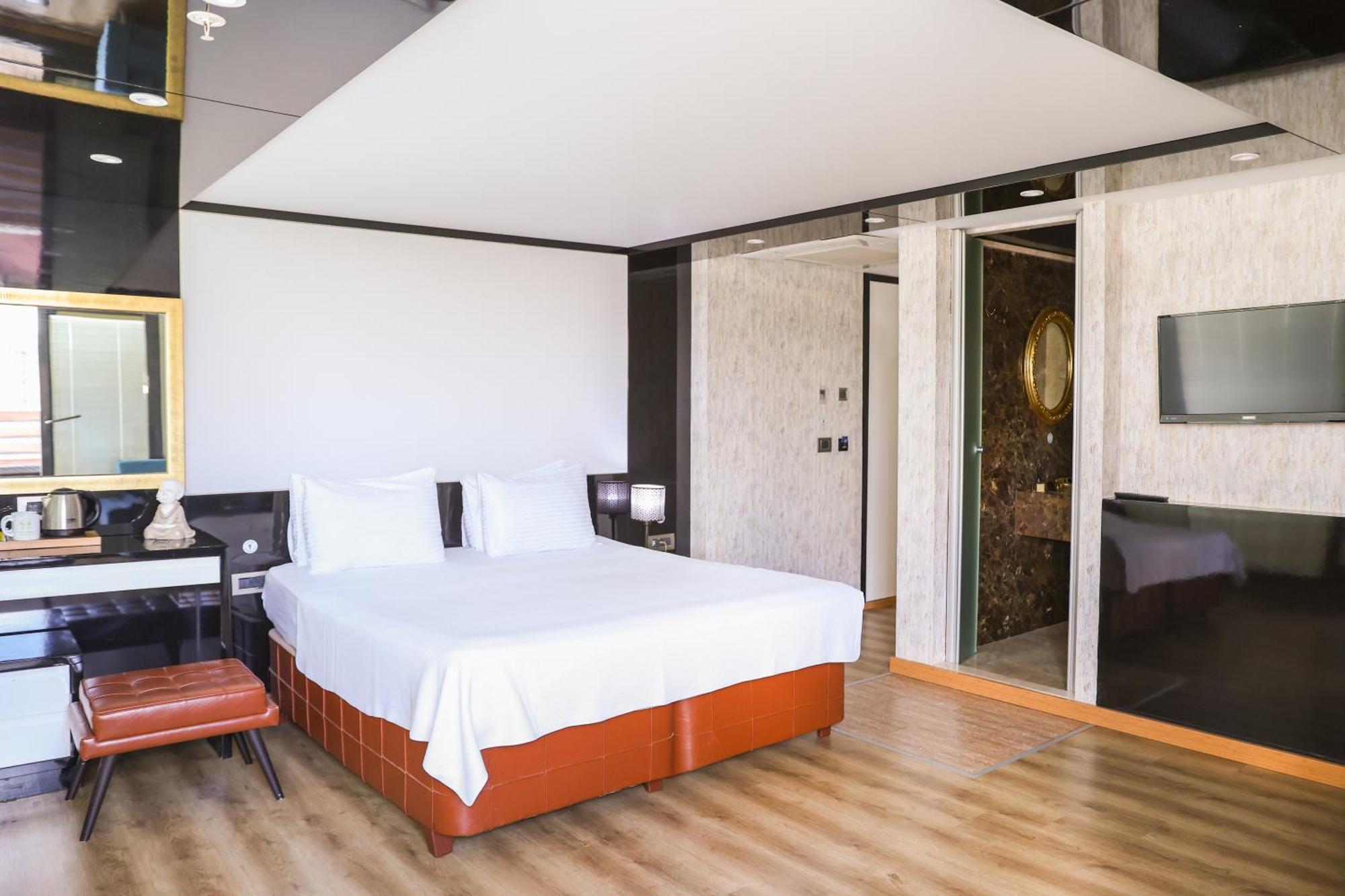 The Hera Platinum Hotel Истанбул Екстериор снимка